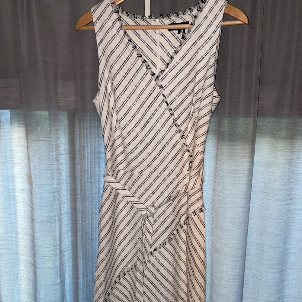 DKNY White & black strip dress